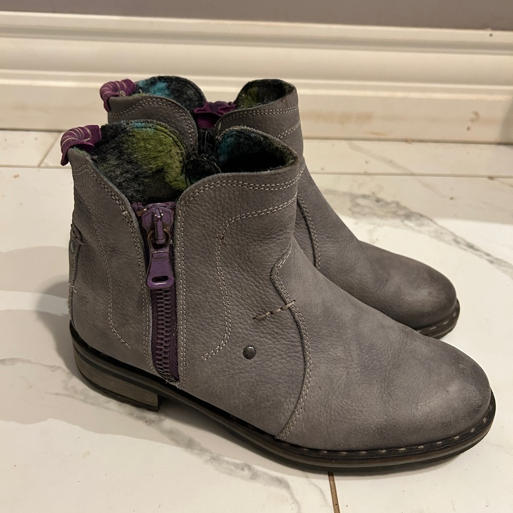 Women’s Josef Seibel Grey Ankle Boots Sz 8